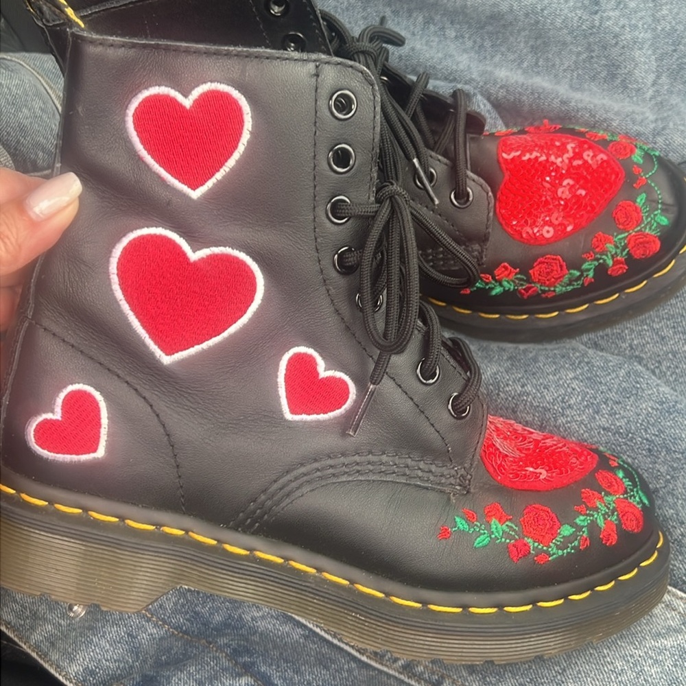DOC MARTENS 1460 Valentine remix w/Sequin Heart appliqué’s /Embroidered Roses - Picture 3 of 14